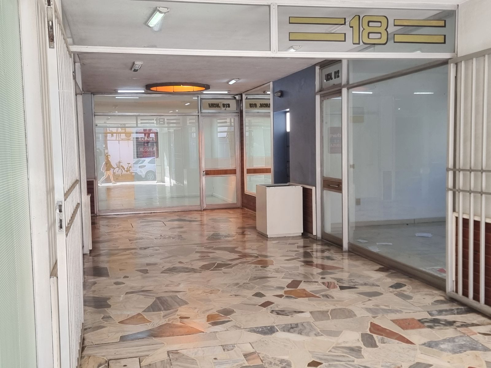 Edificio Torre 18 - Local 13 — foto 3