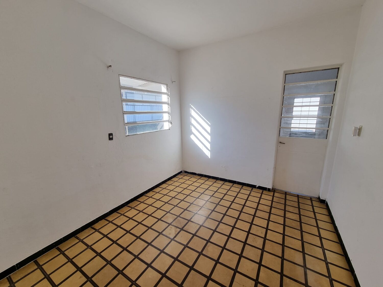 Amplia Casa de 2 Dormitorios en Gran Ubicación — foto 2