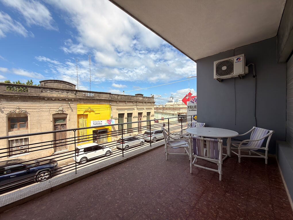 Mucho espacio en pleno centro de Paysandú — foto 15